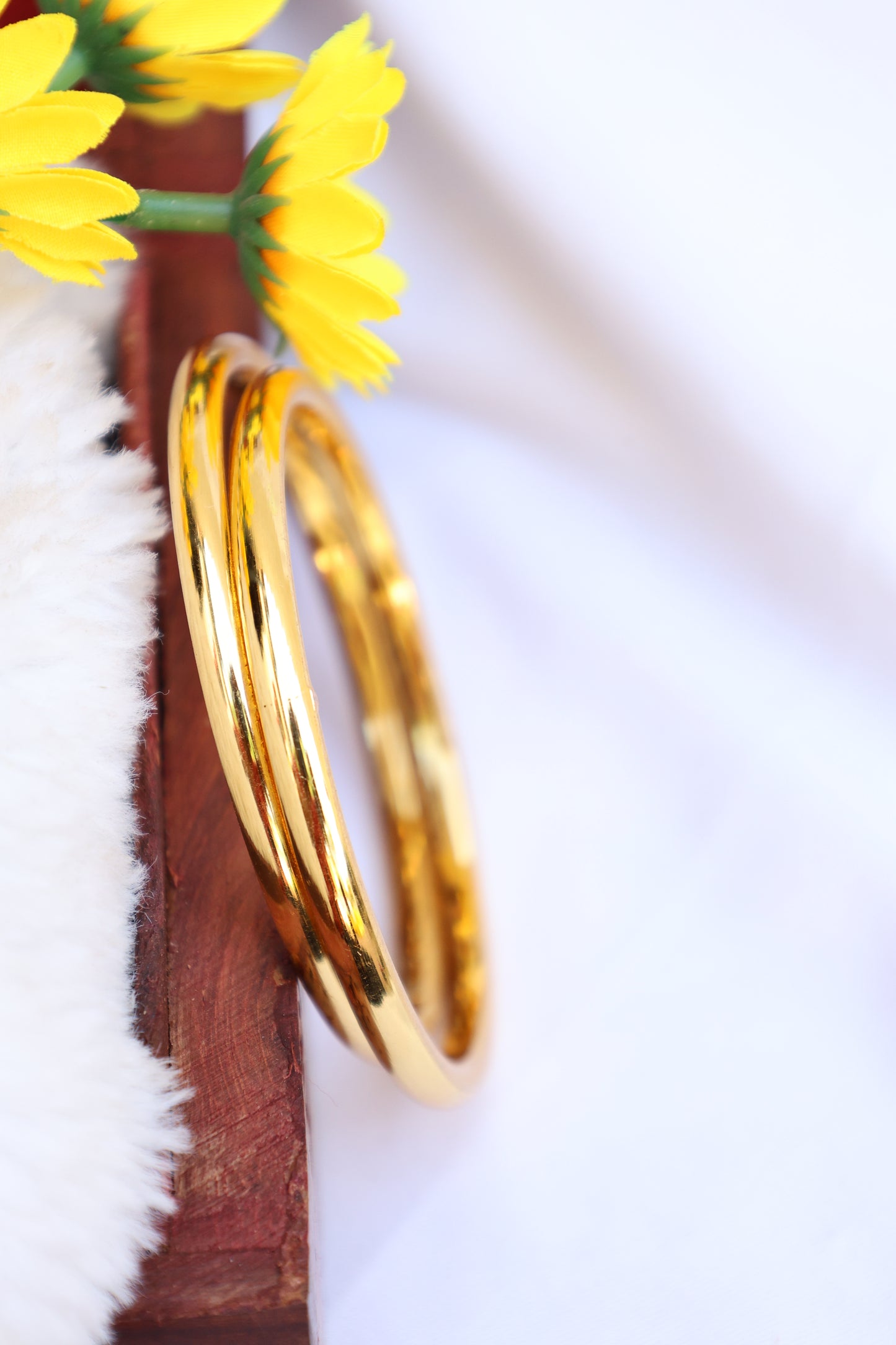 Shiny Gold Bangle Set