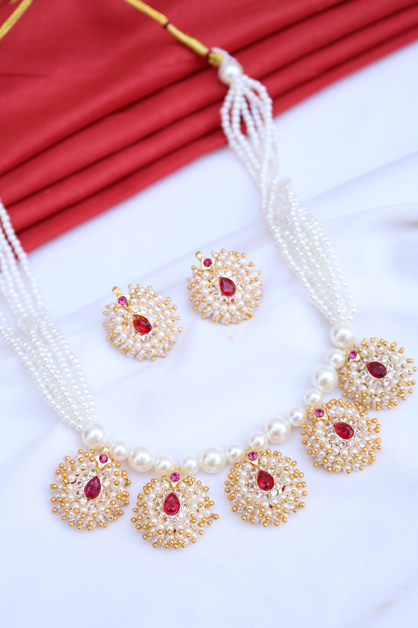 Pearl Necklace Set with Pendants
