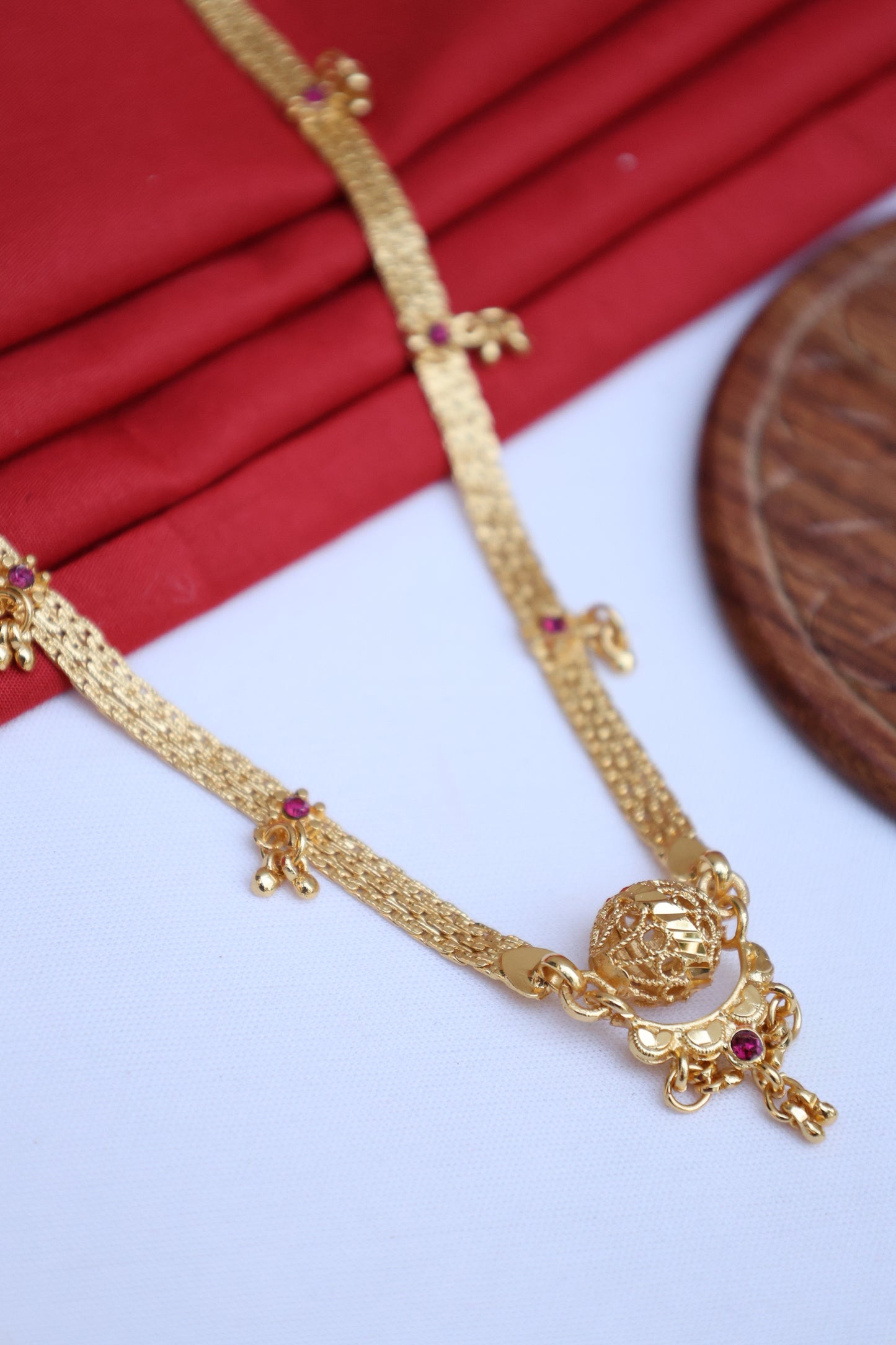 Gold-Toned Choker with Ruby