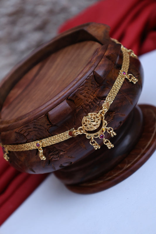 Gold-Toned Choker with Ruby